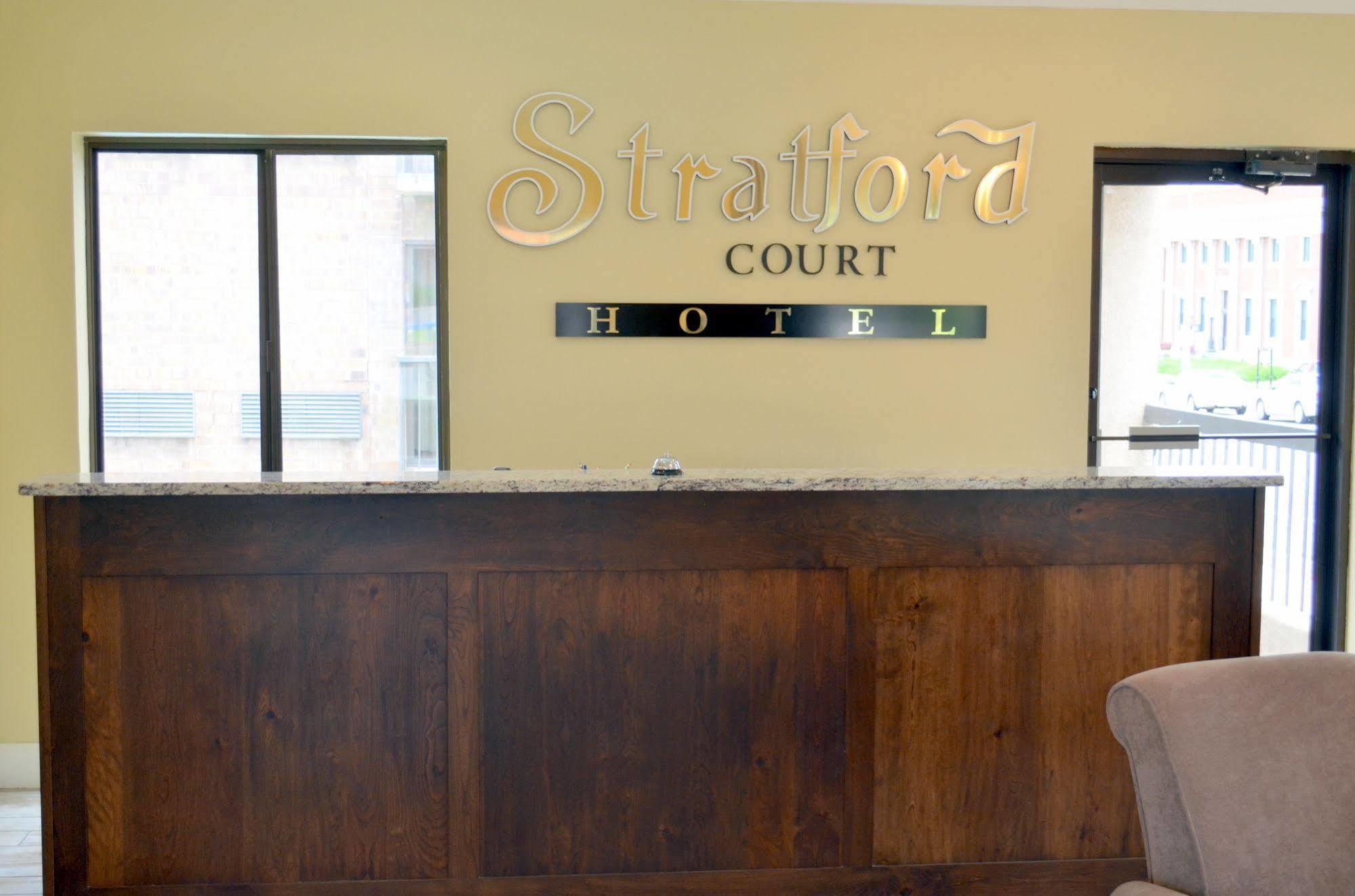 Stratford Court Hotel Сидар-Сити Экстерьер фото